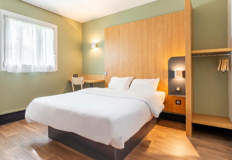 Double Room image 1