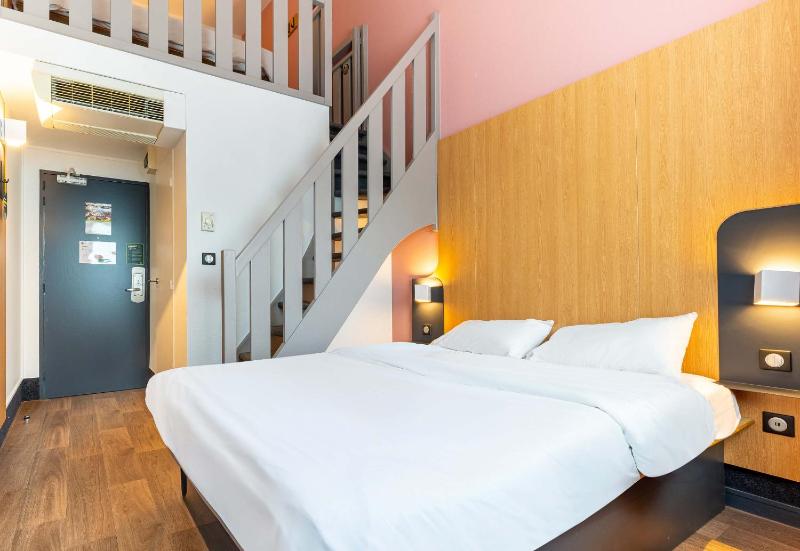 Quadruple Room image 1