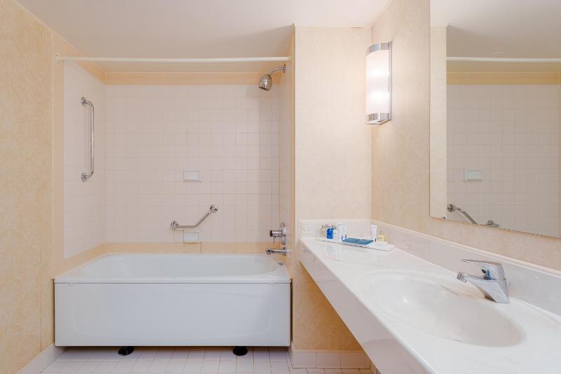 Two-Bedroom Suite with River and Old Town View image 2