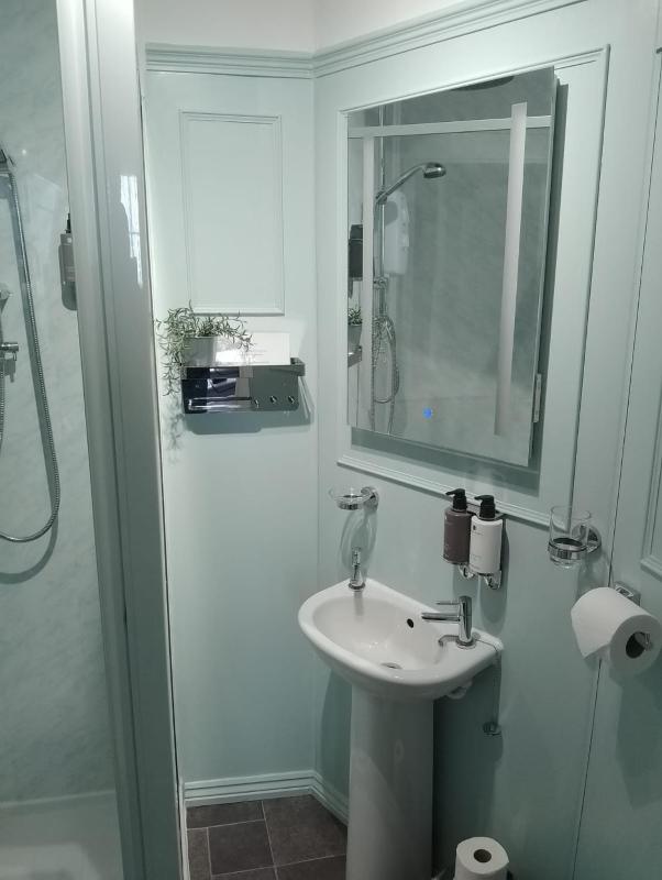 Standard Single Room image 4
