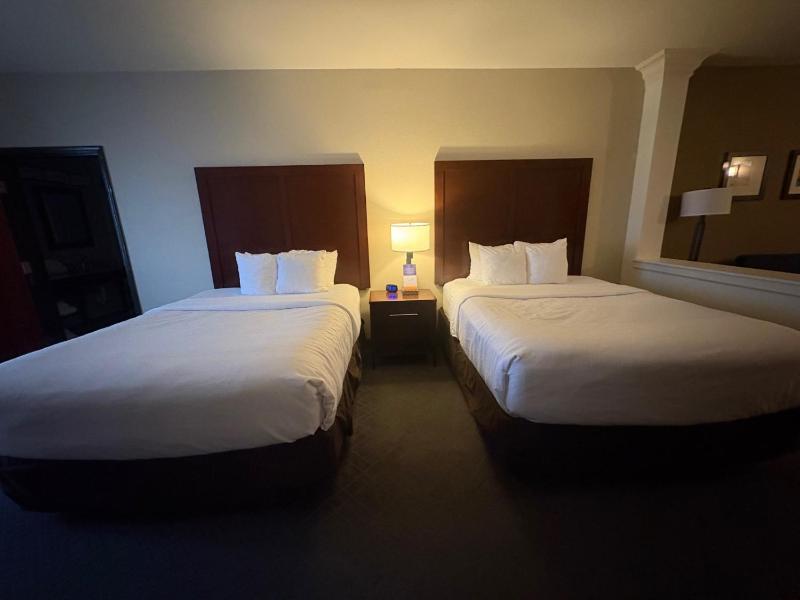 Suite with Two Queen Beds - Accessible/Non-Smoking image 4