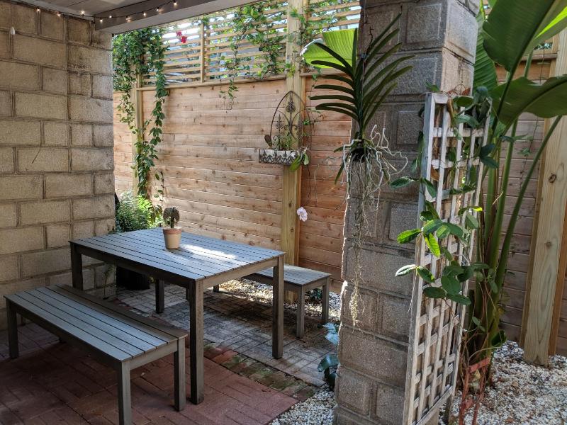 Romantic Secret Garden - Marble Floors & Bath DT Just 2 Blocks Beach Only 3 Miles - image 14