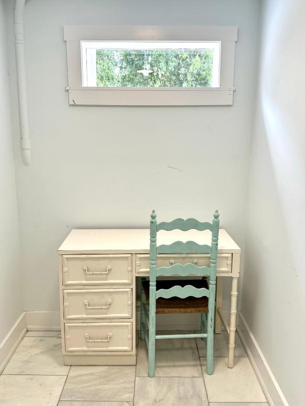 Romantic Secret Garden - Marble Floors & Bath DT Just 2 Blocks Beach Only 3 Miles - image 15