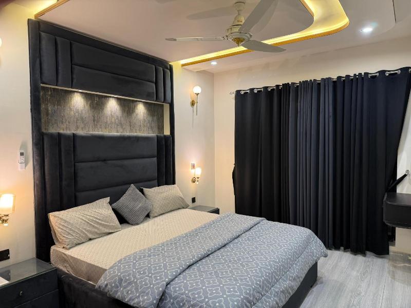 The Sapphire Suites - image 13