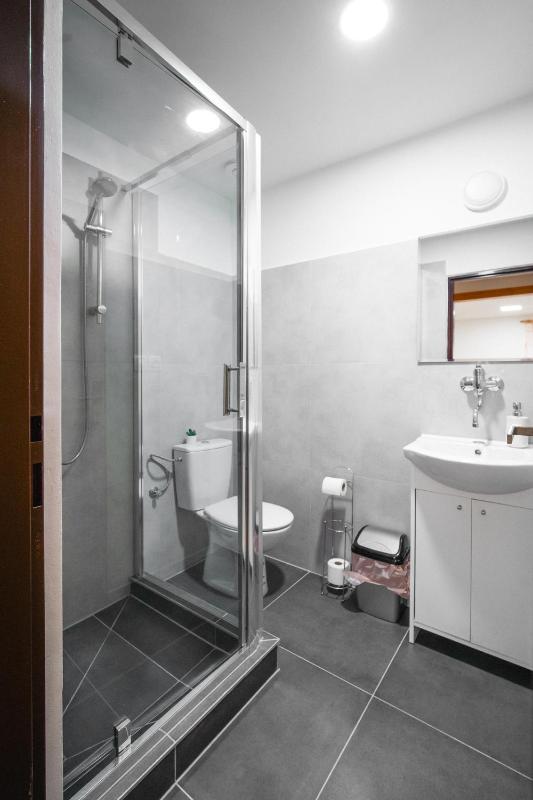 Double or Twin Room image 4