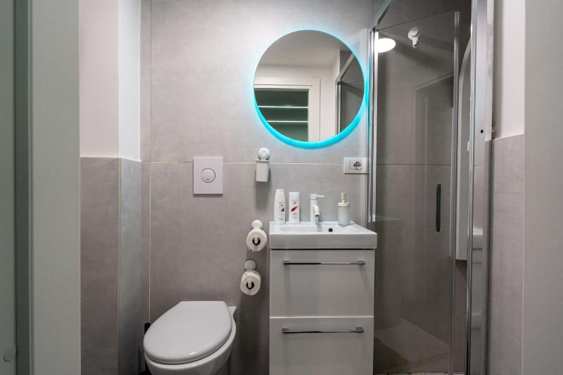 Budget Double Room image 4