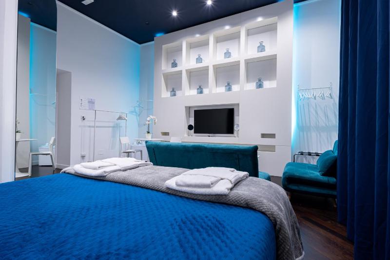 Deluxe Double Room image 3