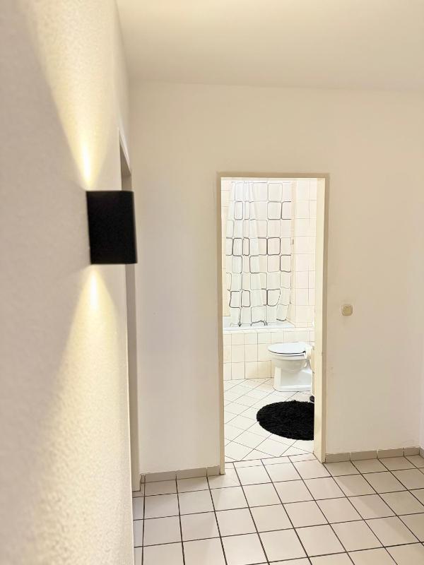 2 minutes from Hauptbahnof - image 17