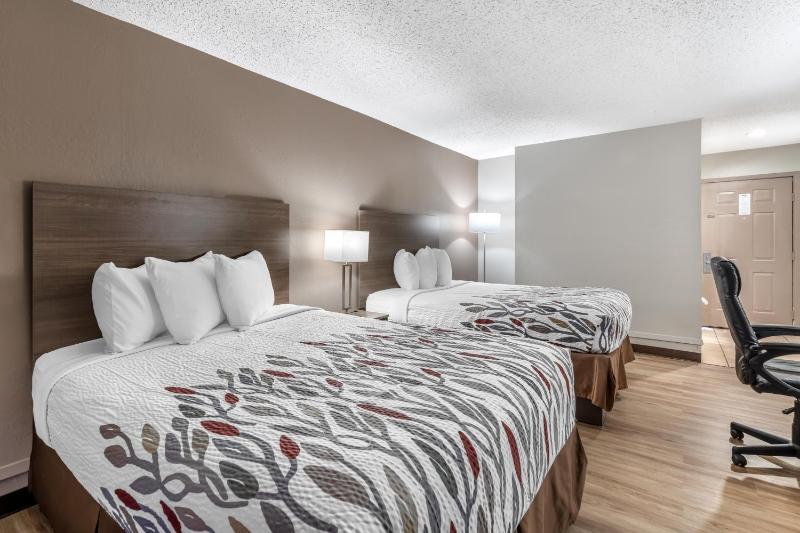 Deluxe Room with Two Queen Beds Non-Smoking image 2