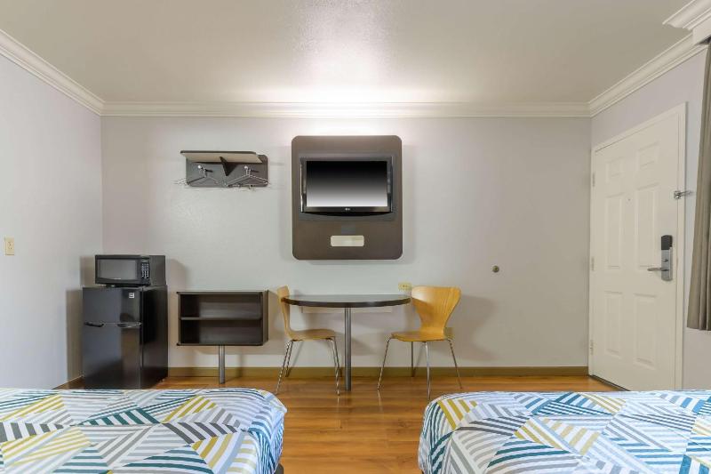 Deluxe Quadruple Room - Non-Smoking image 3