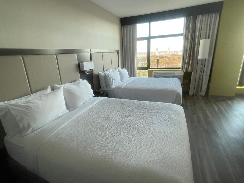 Standard Room with Two Queen Beds image 3