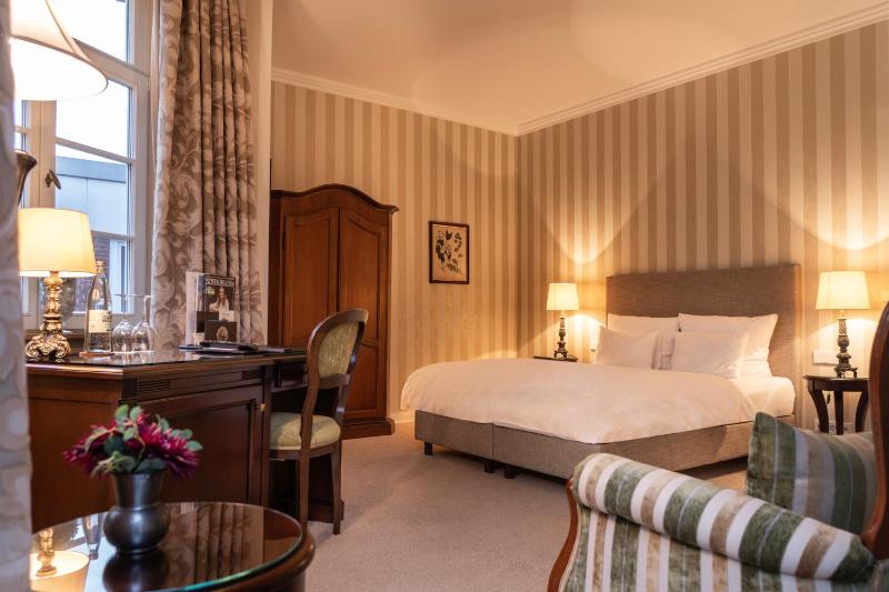 Deluxe Double Room image 4