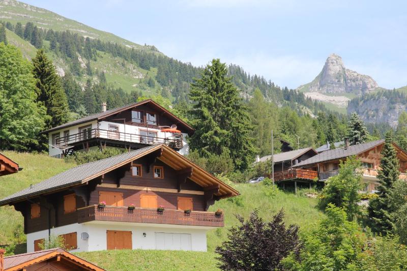 Apartment with Mountain View image 2