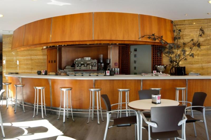 Hotel Vetusta - image 11