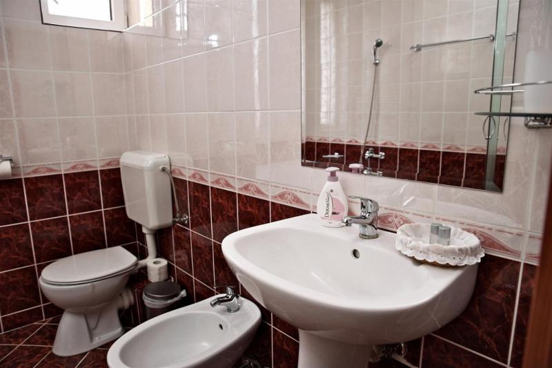 One-Bedroom Suite image 1