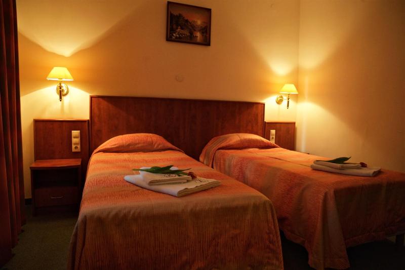 Standard Double or Twin Room image 2