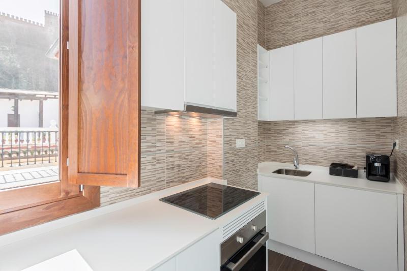Superior Two-Bedroom Apartment with Alhambra view  image 4