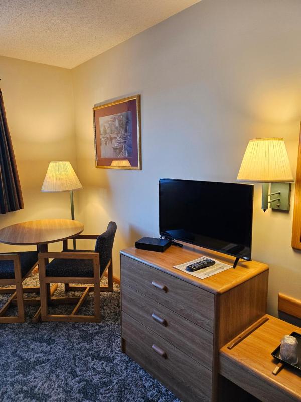 Queen Room image 1
