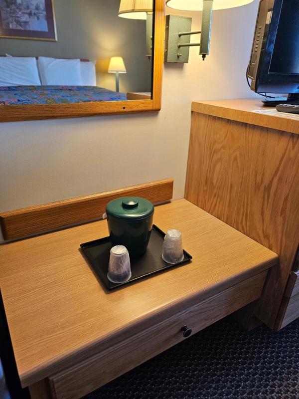 King Room image 4