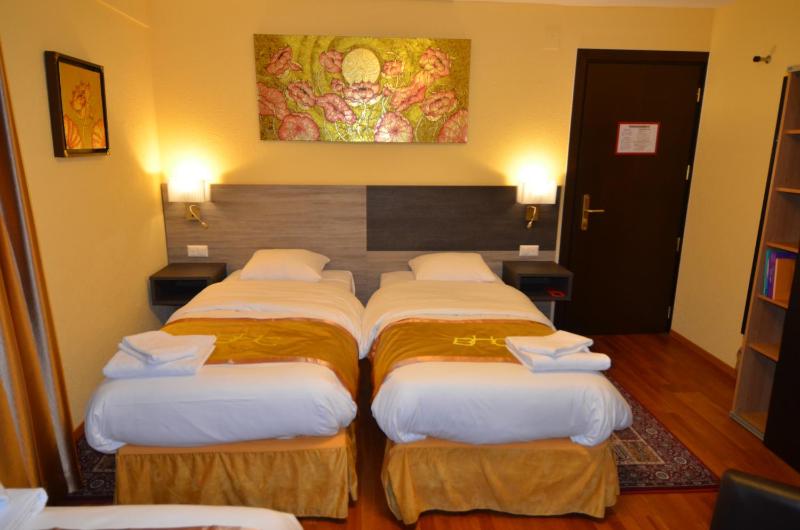 Triple Room image 2