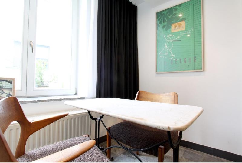 Twin Room image 3