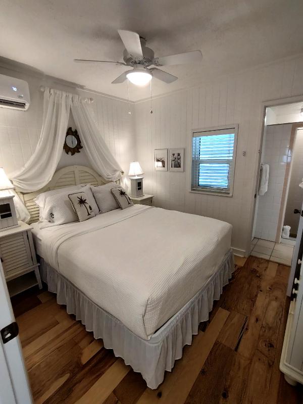 Bungalow Beach Resort - image 30
