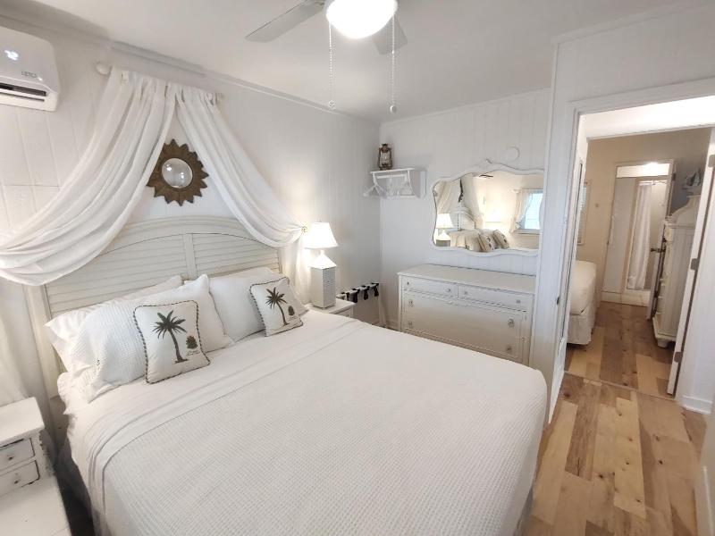 Bungalow Beach Resort - image 22