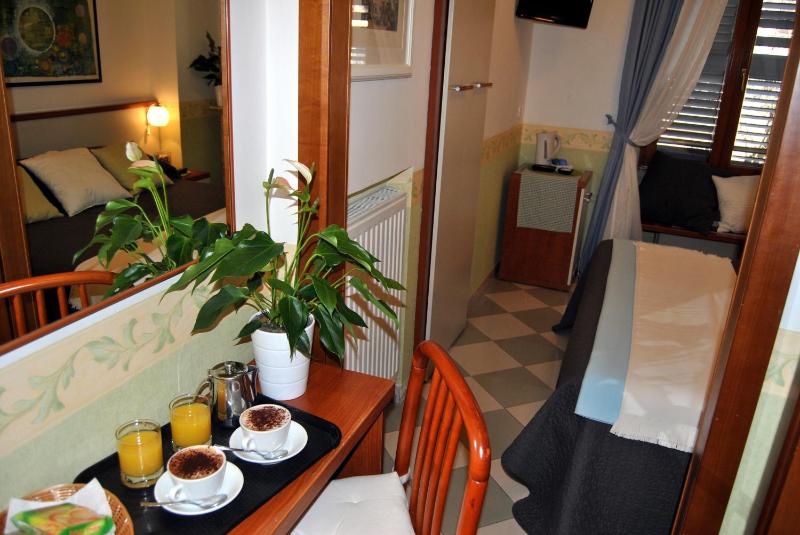 Double Room with Private External Bathroom image 3