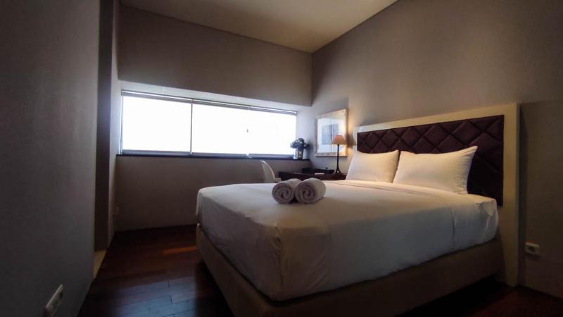 Apartment 3BR with River View in City Center at Sumatra36 Surabaya By Travelio - image 12