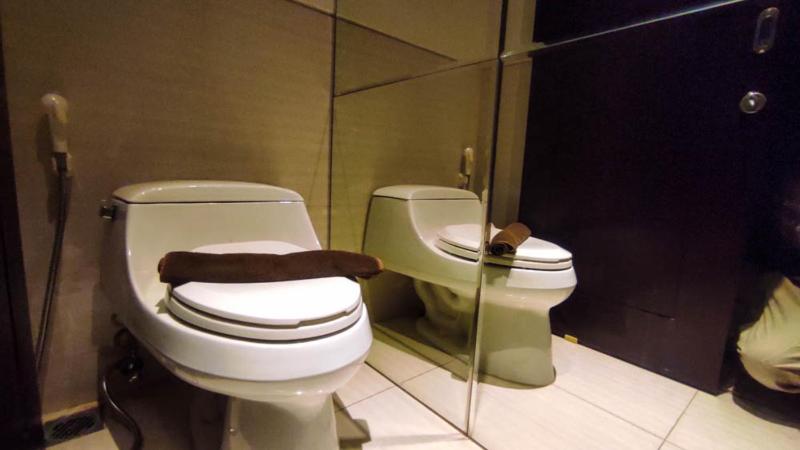 Apartment 3BR with River View in City Center at Sumatra36 Surabaya By Travelio - image 16