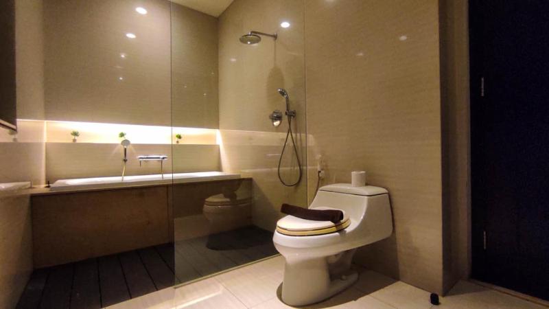 Apartment 3BR with River View in City Center at Sumatra36 Surabaya By Travelio - image 6