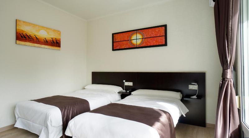 Double Room image 1