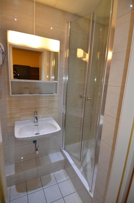 Double Room image 2