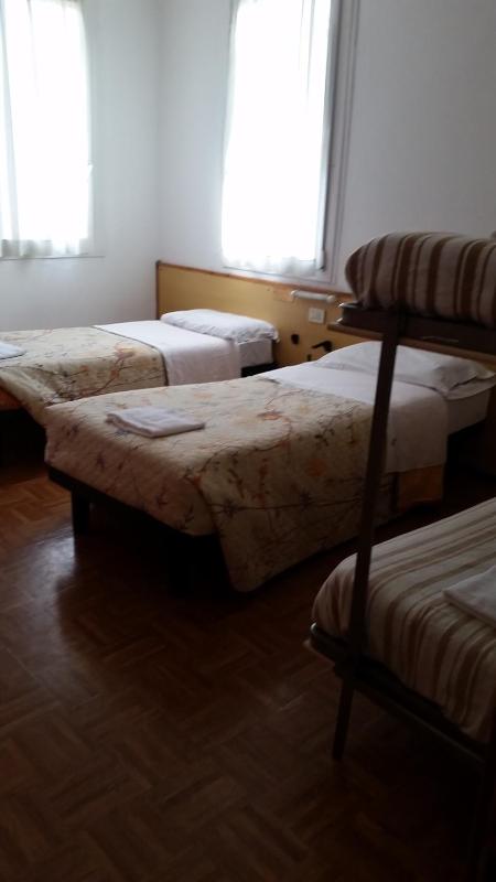 Bed in 4-Bed Dormitory Room image 1
