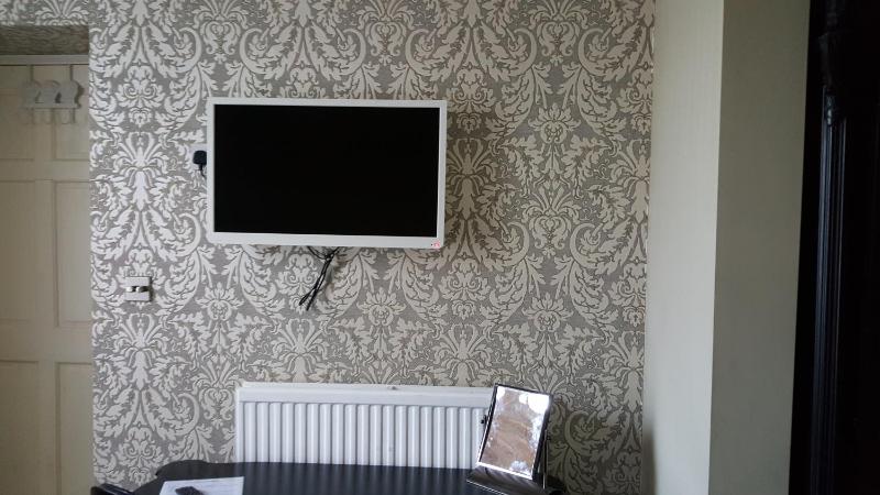 Three-Bedroom Apartment image 4