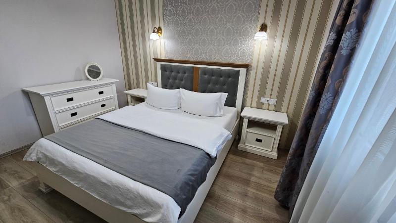 Deluxe Double Room image 1
