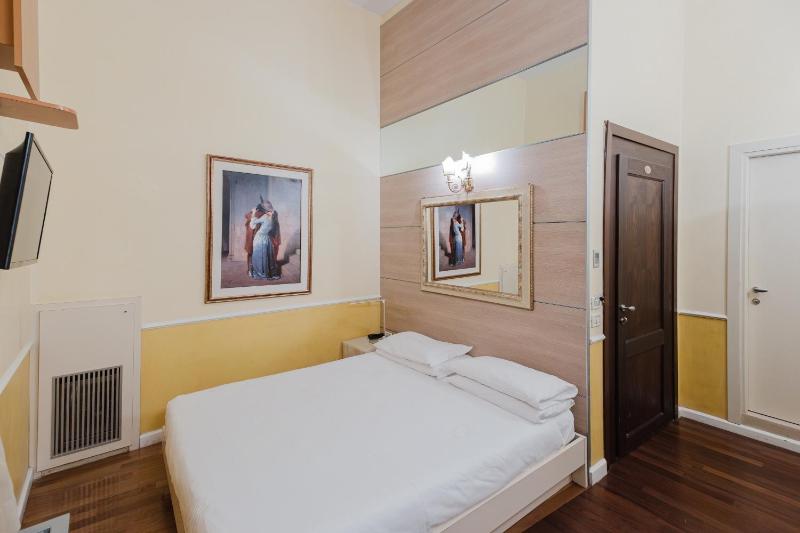 Standard Double Room image 2