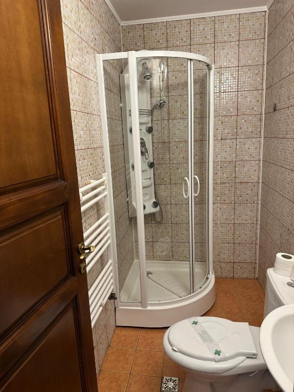 Single Room image 3