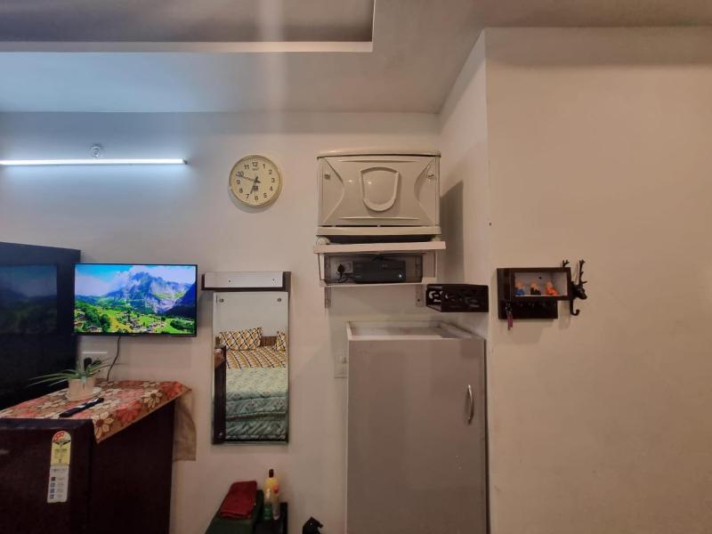 HOmeTEL-1 Bedroom Bath n kitchen Studio Apartment By Pushpanjali QLH - image 43