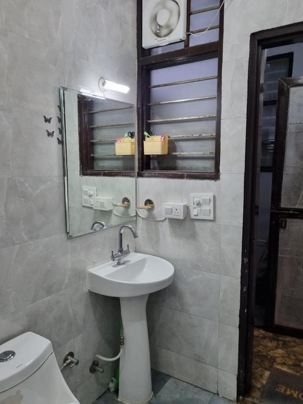 HOmeTEL-1 Bedroom Bath n kitchen Studio Apartment By Pushpanjali QLH - image 12