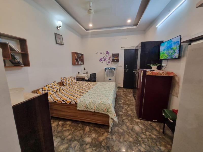 HOmeTEL-1 Bedroom Bath n kitchen Studio Apartment By Pushpanjali QLH - image 8