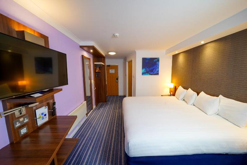 Standard King Room with Free Hot Breakfast image 4