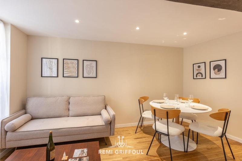 Le Bois Bleu 2nd Floor Elegance & Comfort in the Heart of Honfleur - image 12