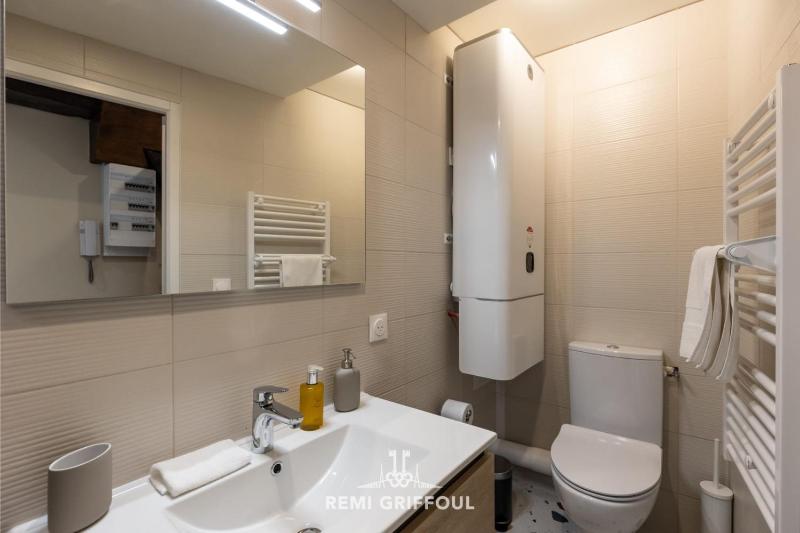 Le Bois Bleu 2nd Floor Elegance & Comfort in the Heart of Honfleur - image 4
