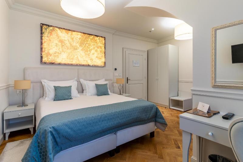 Superior Double or Twin Room image 1