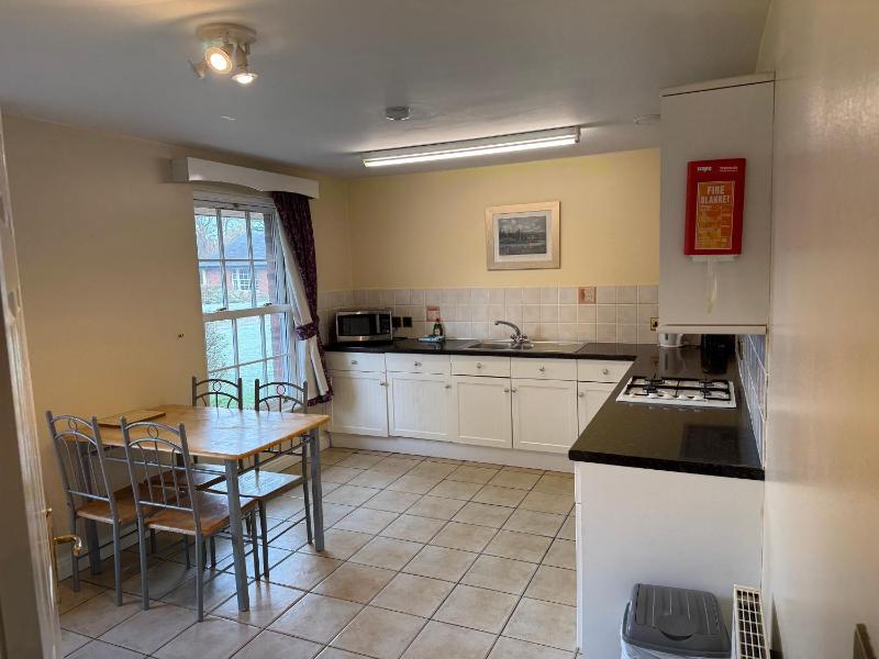 Two-Bedroom Cottage image 4