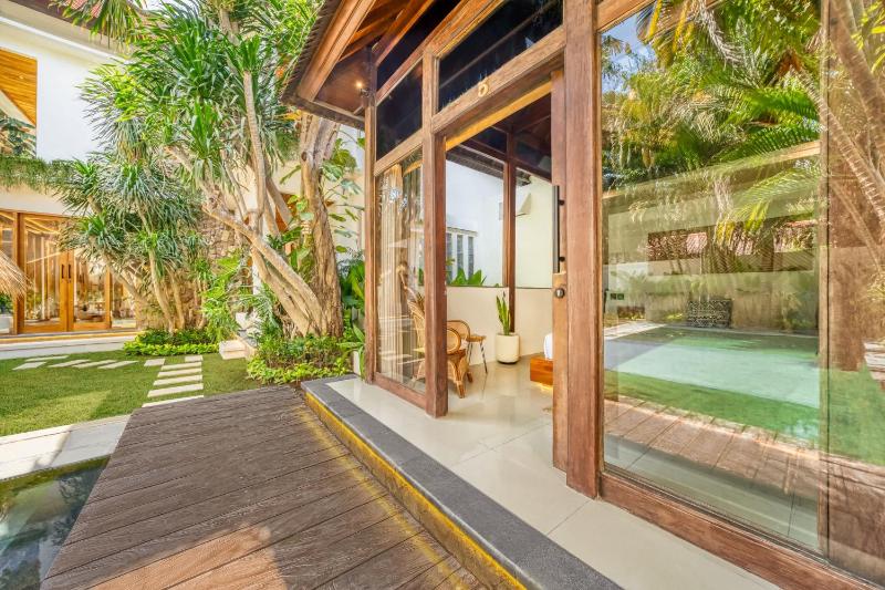 Villa Chicago Brand new 7 BDR private pool - image 2