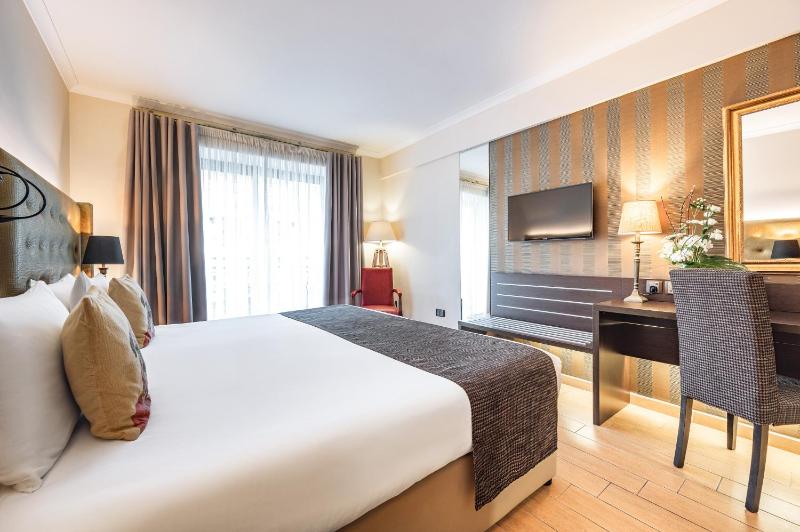 Superior Twin Room image 4