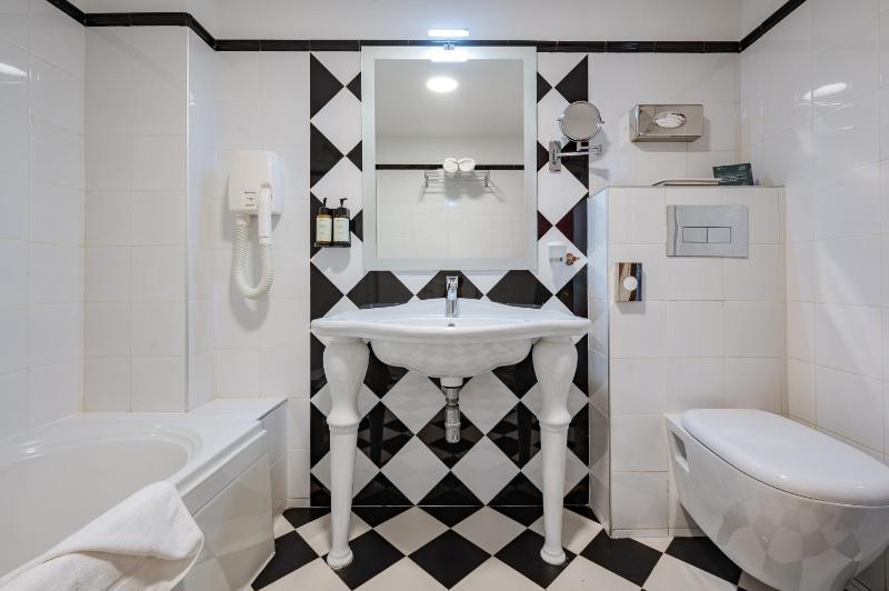 Junior Suite image 2