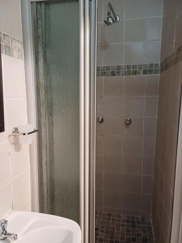 Orchard Guesthouse - image 6